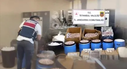 İstanbul’da dev uyuşturucu operasyonu: 847 bin yasaklı hap ele geçirildi