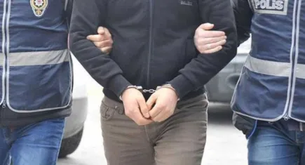 İzmir'de 33 yıl 8 ay hapis cezası bulunan firari yakalandı
