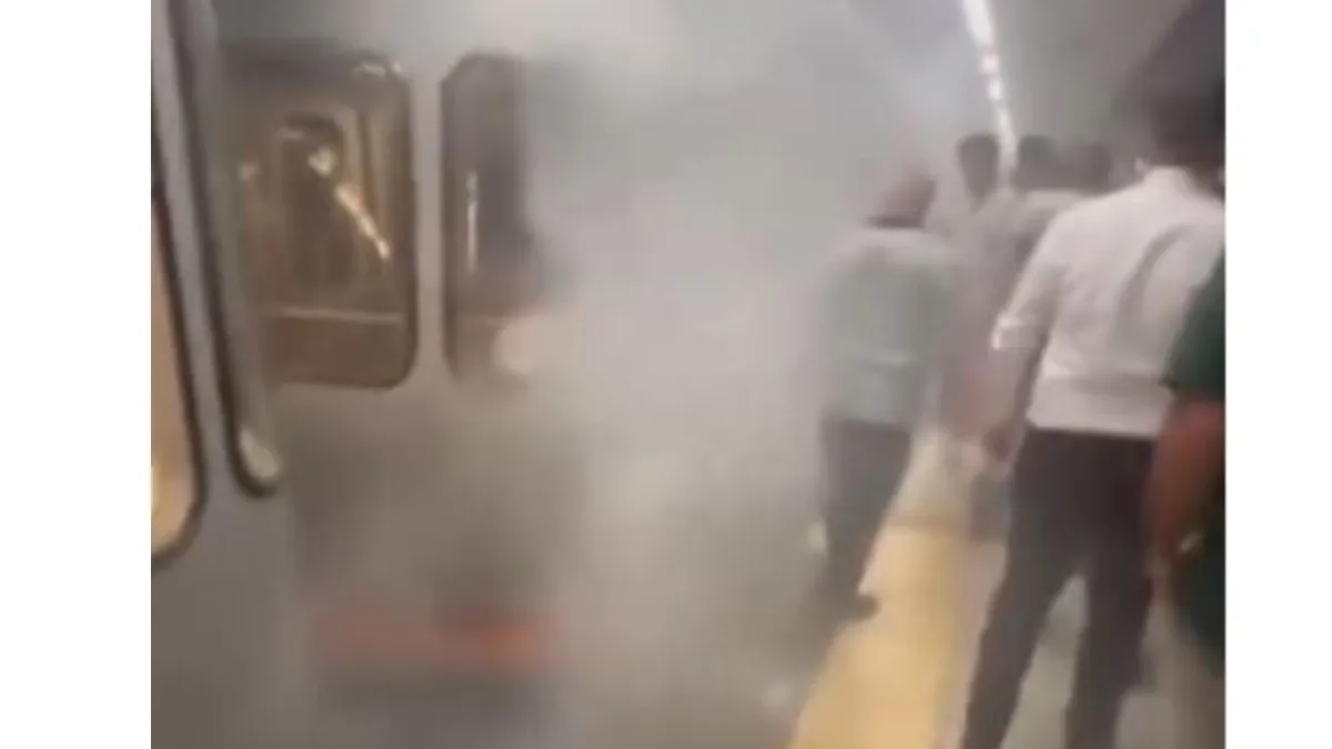 Yenikapı Metrosunda yangın paniği: Dumandan göz gözü görmedi haberinin görseli