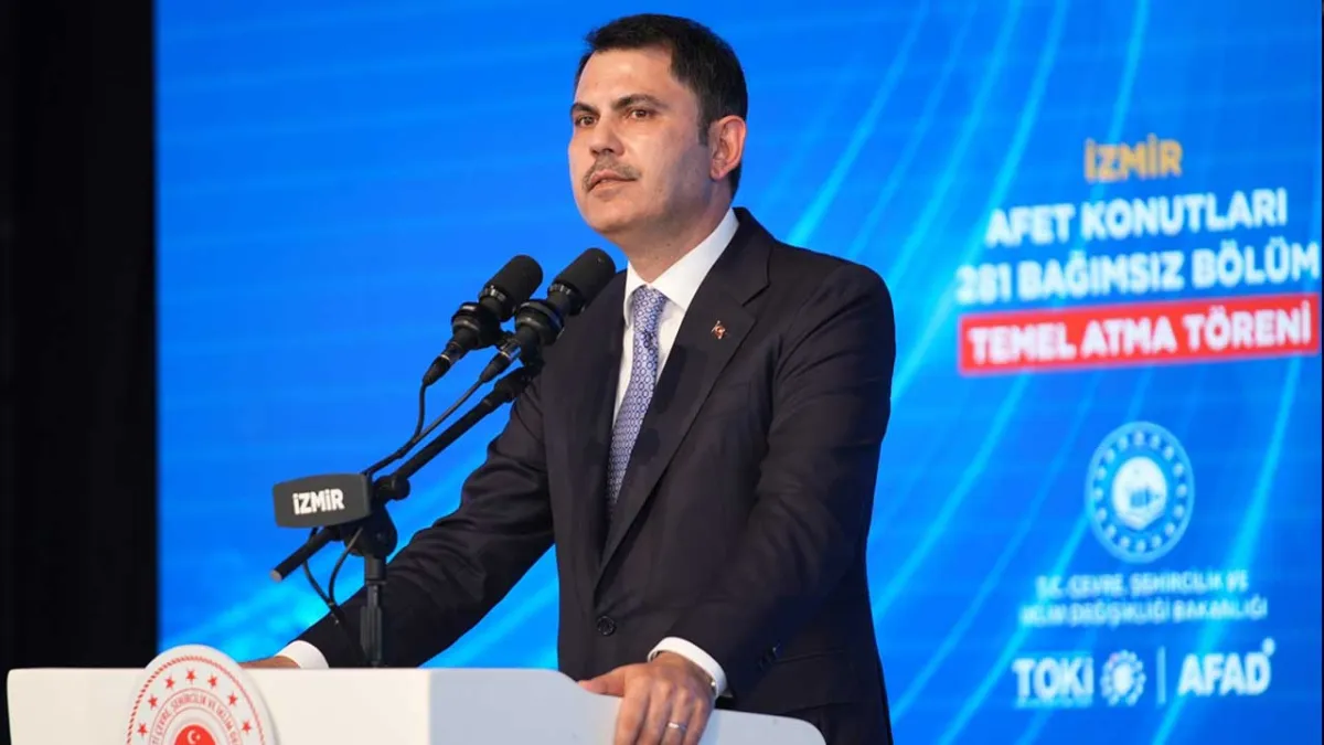 Bakan Kurum, İzmir Afet Konutları Temel Atma Töreni&#039;nde konuştu haberinin görseli