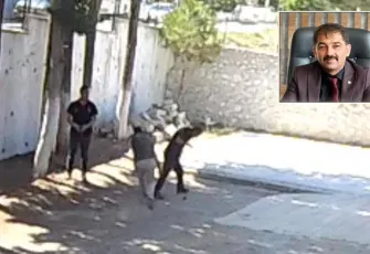 Belediye başkanı zabıta memurlarını sopayla dövdü