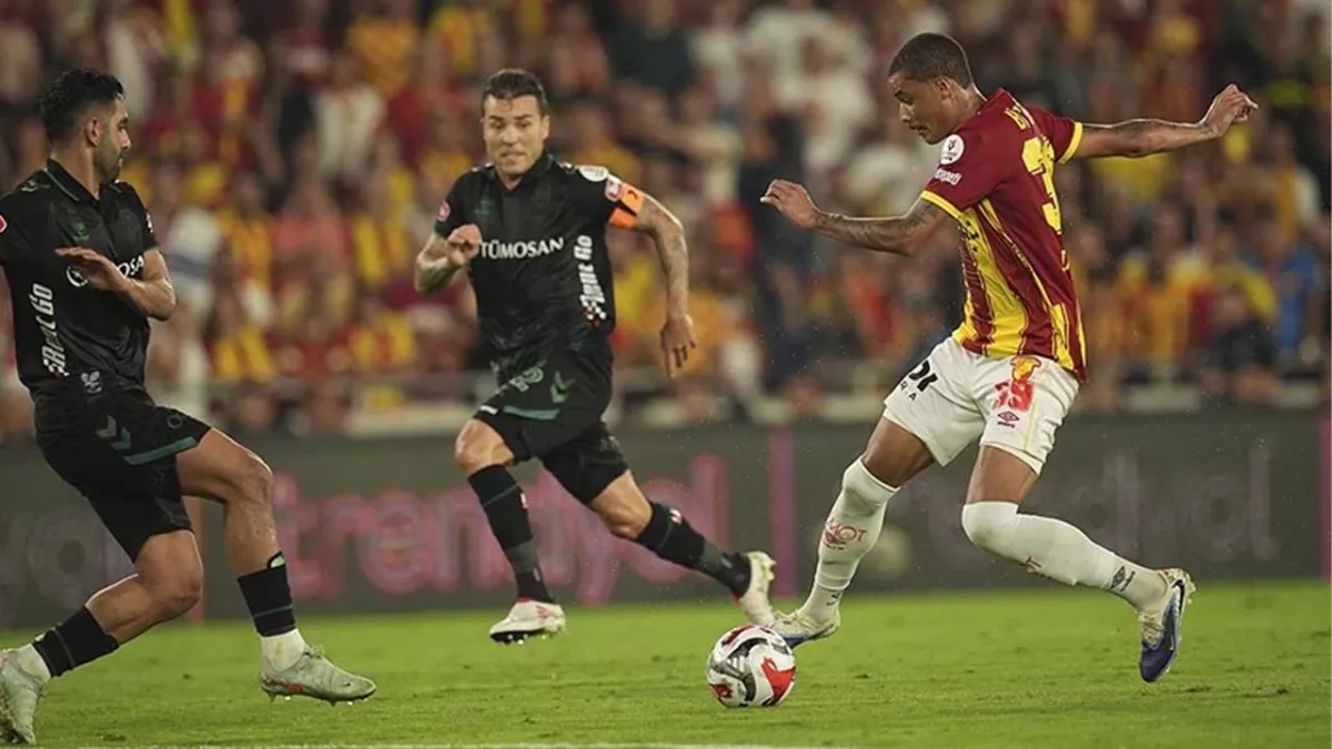 Göztepe-TÜMOSAN Konyaspor karşılaşması berabere bitti haberinin görseli