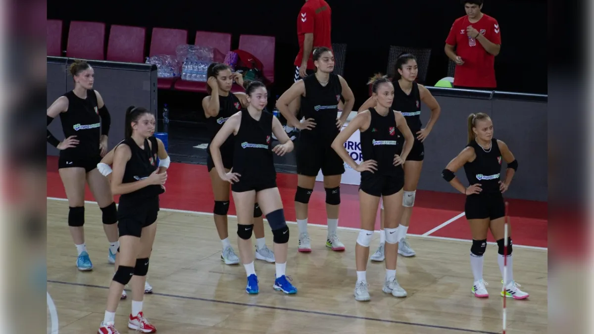 Karşıyaka Voleybol’dan &quot;Askıda Defter&quot; projesiyle geleceğe destek haberinin görseli