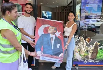 Konak Belediyesi’nden esnafa 30 Ağustos hediyesi