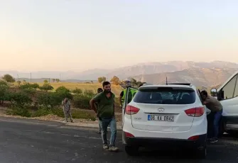 Otomobil ile minibüs kafa kafaya çarpıştı: 5 yaralı