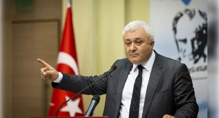 Tuncay Özkan: Çocukları yapay zeka risklerinden koruyacak yasaların çıkarılması zorunluluk