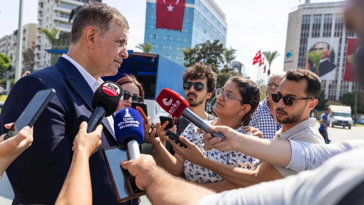Başkan Tugay’dan İzmir Körfezi açıklaması: Temiz su girişi sağlayacak yeni arayışlar içindeyiz haberinin görseli