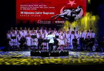 Bornova'da Zafer coşkuyla kutlandı