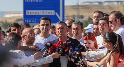 CHP lideri Özgür Özel: Atatürk'ü silenleri millet kalbinden silmiştir