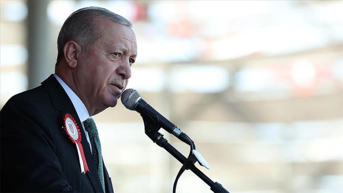 Cumhurbaşkanı Erdoğan:  Türk Silahlı Kuvvetlerinde zafiyet bekleyenlerin hepsini hüsrana uğrattık  haberinin görseli