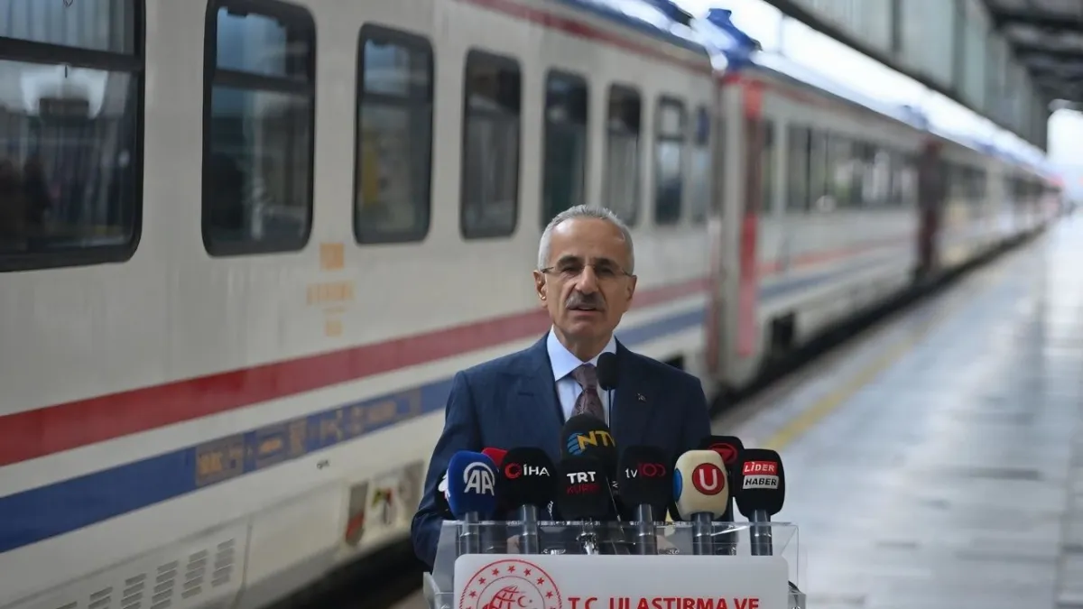 Demiryollarında enerji devrimi! 4 güneş santraliyle devlete 1,5 milyar lira kazanç haberinin görseli