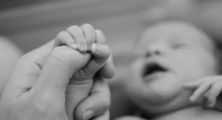 Denizli’de hastaneden bebek kaçırma girişimi! Güvenlik görevlisinin dikkati hayat kurtardı