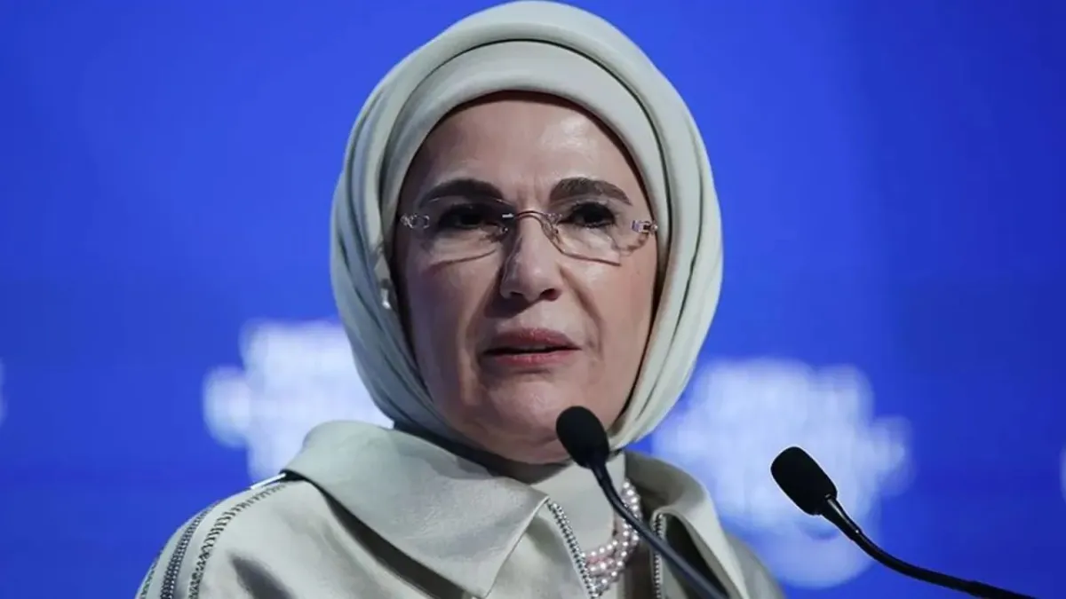 Emine Erdoğan’dan 30 Ağustos mesajı: Şehitler ve Gazilere minnet, gençlere vatan sevgisi çağrısı haberinin görseli