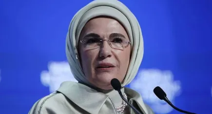 Emine Erdoğan’dan 30 Ağustos mesajı: Şehitler ve Gazilere minnet, gençlere vatan sevgisi çağrısı