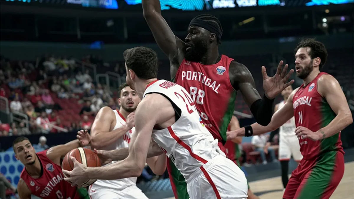 EuroBasket 2025’te 12 Dev Adam namağlup son 16’da haberinin görseli