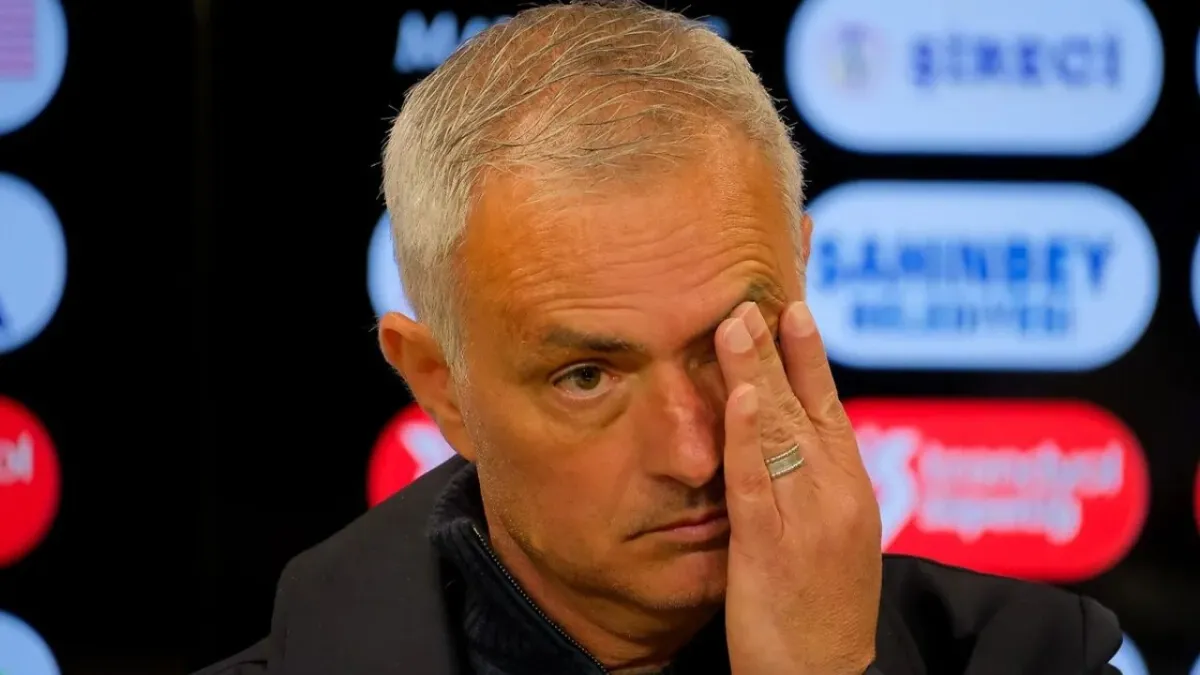 Fenerbahçe’de Mourinho dönemi resmen sona erdi! İşte ayrılığa giden 8 şok faktör haberinin görseli