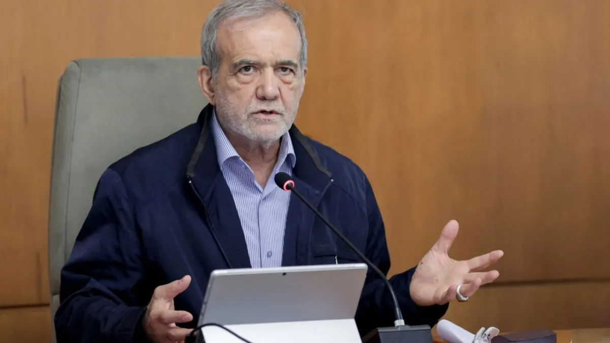 İran Cumhurbaşkanı Pezeşkiyan uyardı: “Savaş istemiyoruz ama korkmuyoruz” haberinin görseli