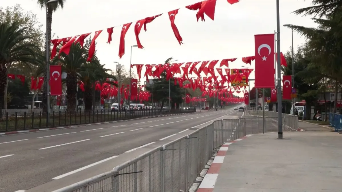 İstanbul’da 30 Ağustos Zafer Bayramı için yollar kapatıldı! İşte alternatif güzergâhlar haberinin görseli