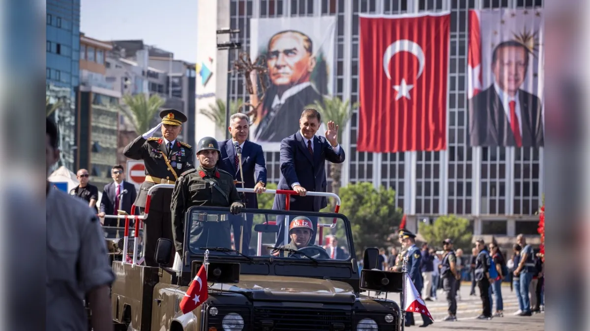 İzmir&#039;de 30 Ağustos coşkusu devam ediyor haberinin görseli