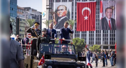 İzmir'de 30 Ağustos coşkusu devam ediyor
