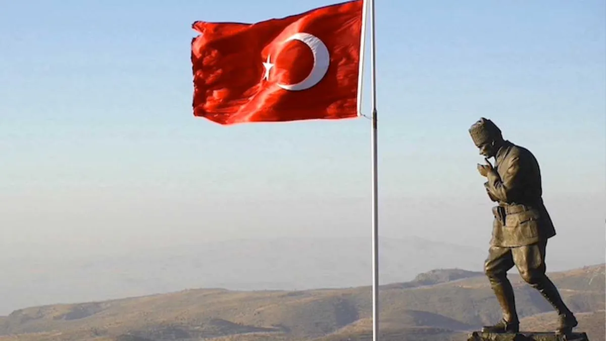 İzmirli belediye başkanları 30 Ağustos kahramanlarını andı haberinin görseli