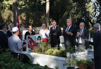 Mutlu’dan Kadifekale Hava Şehitliği’ne ziyaret 