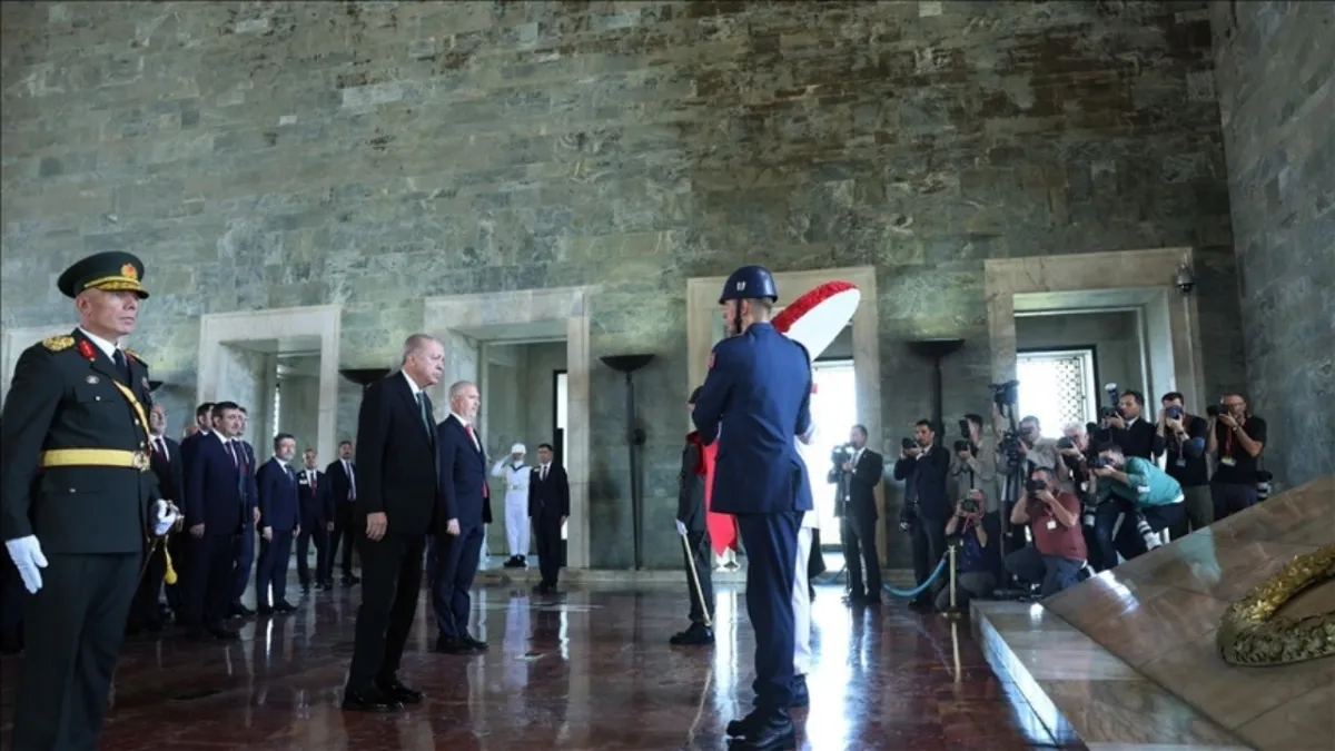 Recep Tayyip Erdoğan’dan Anıtkabir Özel Defteri’nde Tarihi Mesaj haberinin görseli