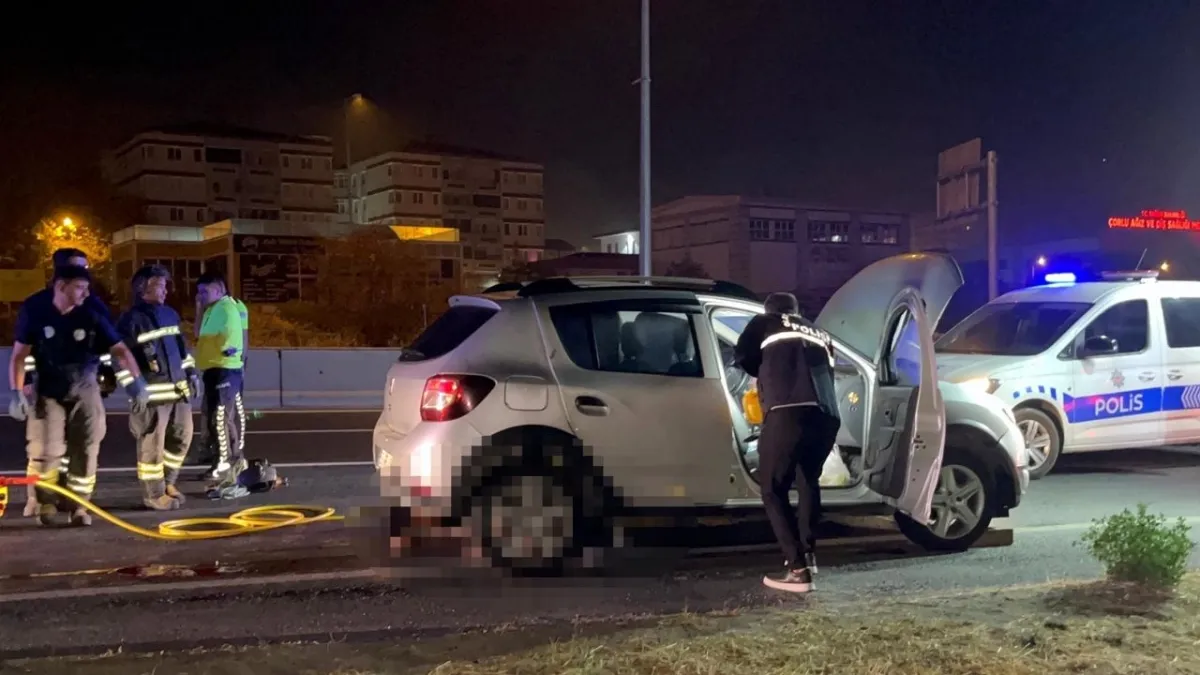 Tekirdağ’da dehşet: Yol ortasında oturan genç otomobilin altında kaldı haberinin görseli