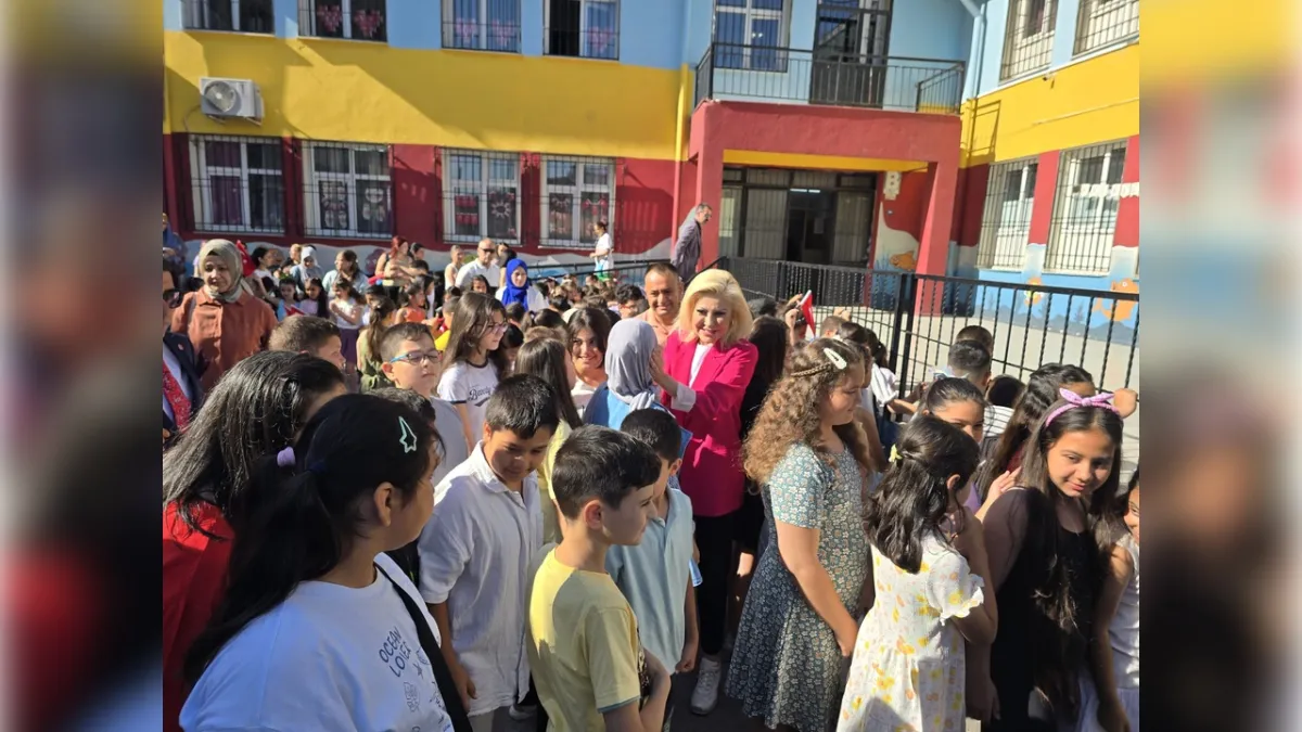 AK Partili Bursalı’dan eğitime destek: ‘Her zaman eğitimin yanında olduk’  haberinin görseli