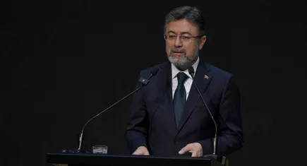 Bakan Yumaklı: Müsilajdan olumsuz etkilenen balıkçılarımıza destek sağlayacağız
