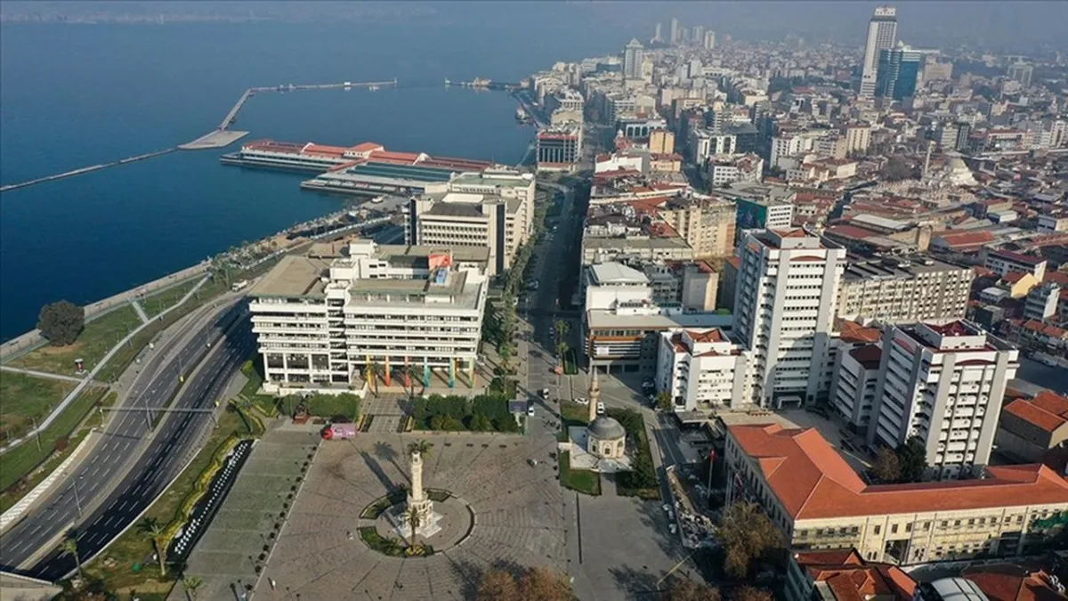 İzmir’e Eylül geldi, sonbahar gelemedi haberinin görseli