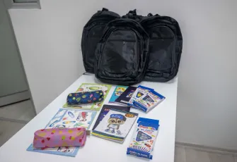 Öğrencilere kırtasiye desteği: Onlarca setin dağıtımı başladı! 