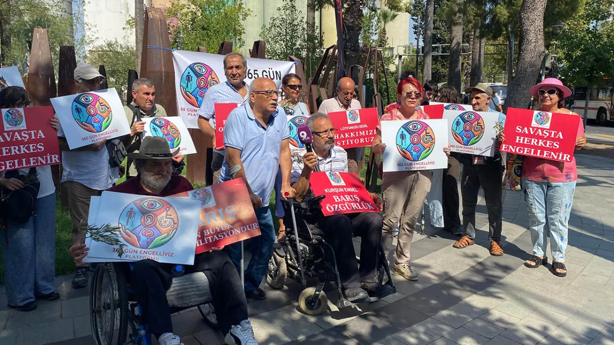 365 Gün Engelliyiz Platformu, Dünya Barış Günü’nde gökyüzüne güvercin bıraktı haberinin görseli