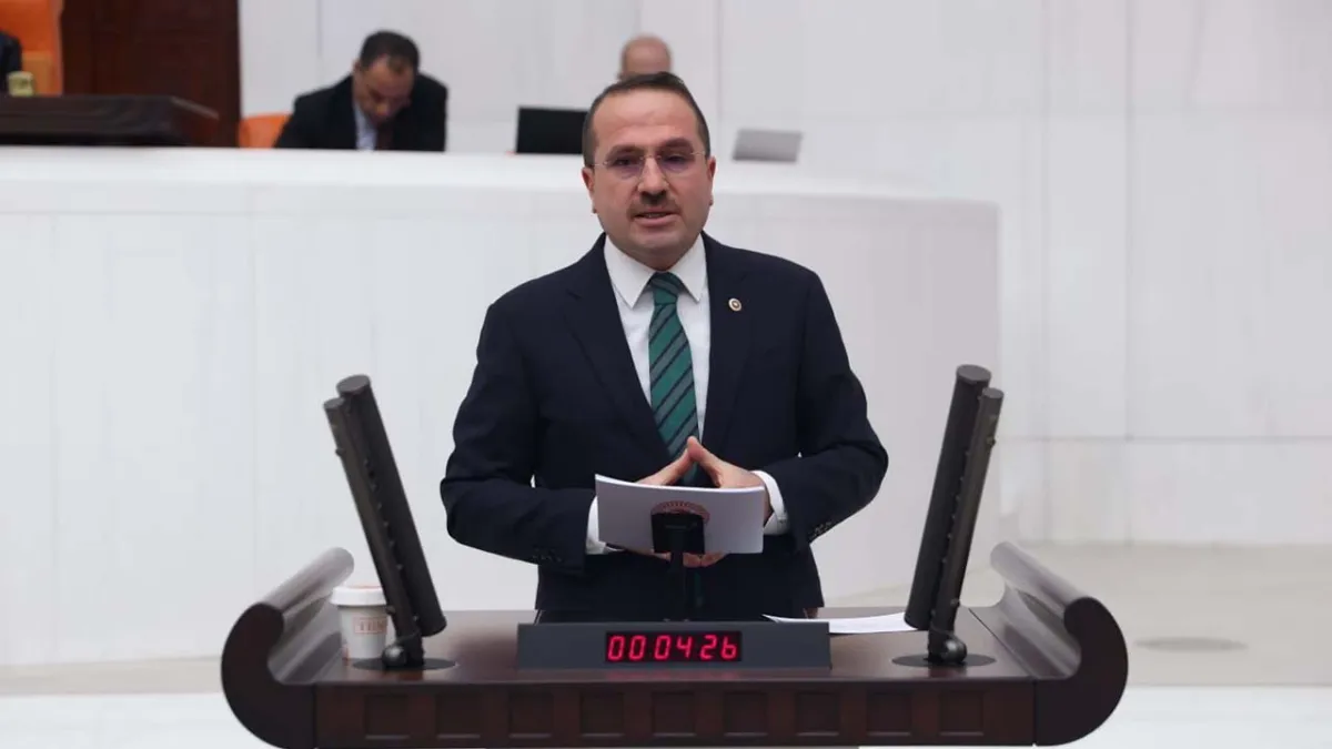 AK Partili Kırkpınar’dan Tugay’a: Tarımı bırak İzmir’e bak haberinin görseli