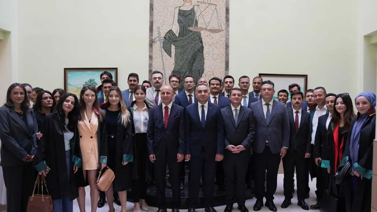 Başkan Demir, adli yıl açılışında Torbalı’da yargı mensuplarıyla bir araya geldi haberinin görseli
