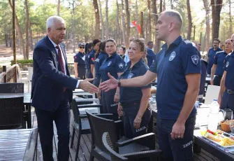 Başkan Türkmen zabıta personeliyle bir araya geldi