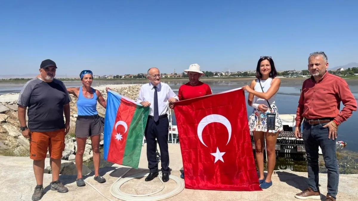 Beyşehir Gölü alarm veriyor: Türkiye-Azerbaycan sporcular 43 km’lik sup mücadelesiyle kuraklığa dikkat çekti haberinin görseli