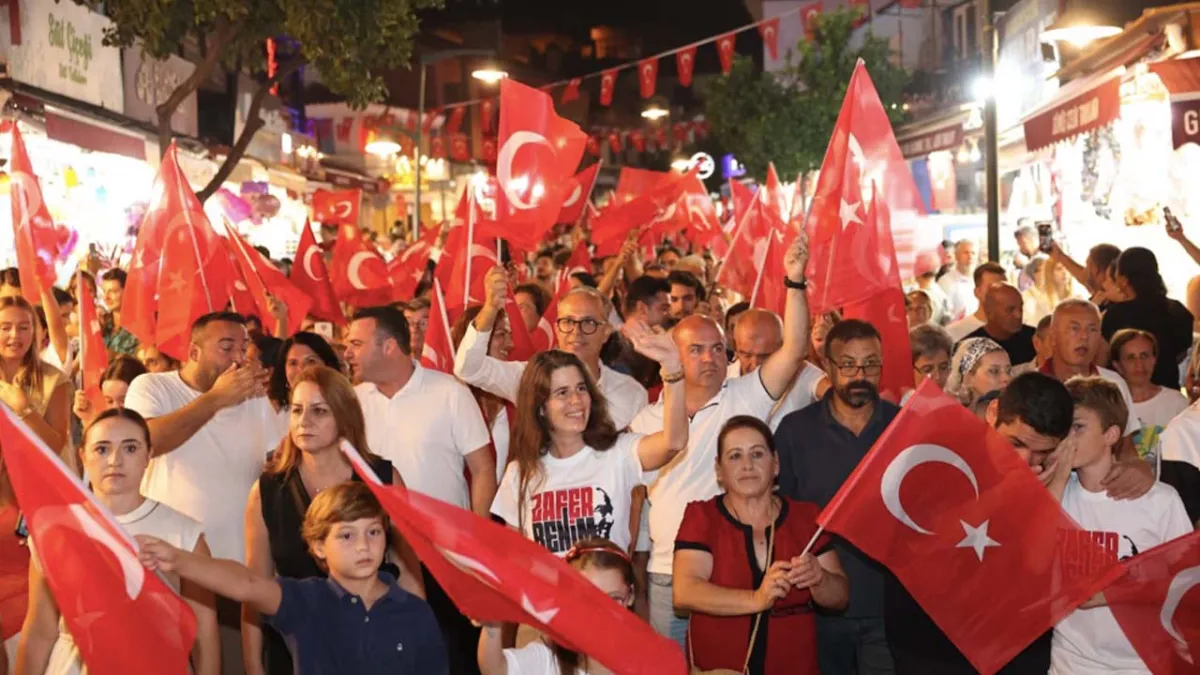 Çeşme&#039;de Zafer Bayramı coşkusu haberinin görseli