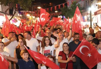 Çeşme'de Zafer Bayramı coşkusu