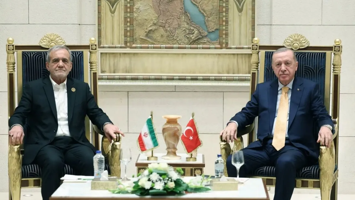 Cumhurbaşkanı Recep Tayyip Erdoğan ve İran Cumhurbaşkanı Pezeşkiyan’dan Çin’de kritik görüşme! haberinin görseli