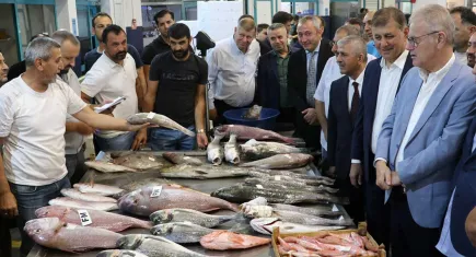 Ege'de balıkçılar sezona umutla başladı