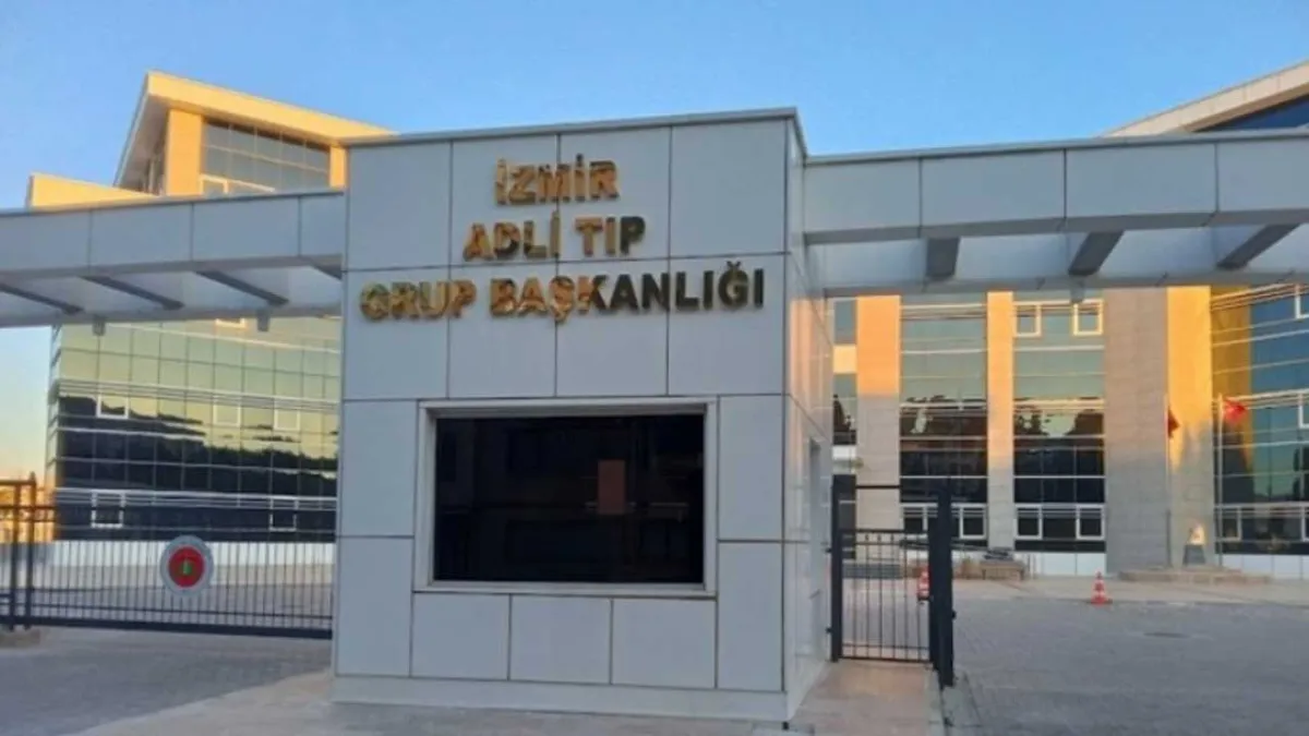 İzmir&#039;de sokak ortasında tabancayla öldürüldü: 5 kişiye gözaltı haberinin görseli