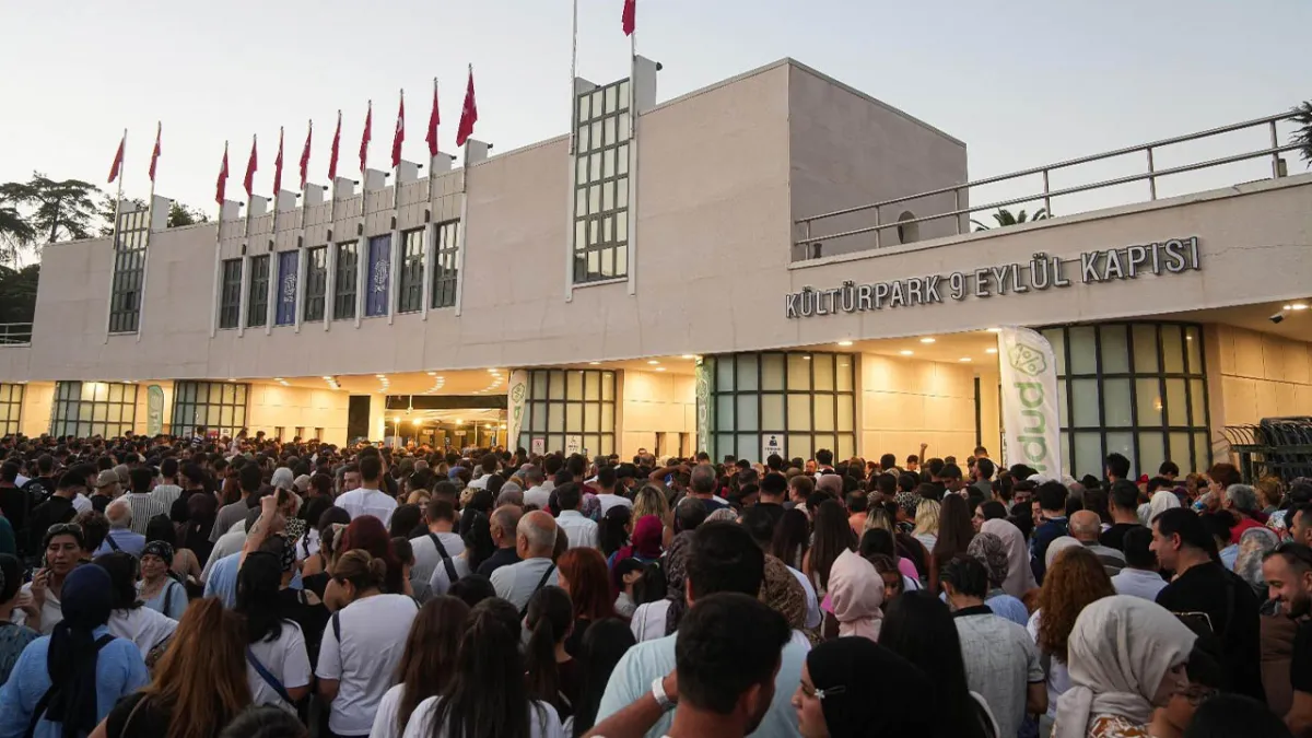 İzmir Enternasyonal Fuarı’na hafta sonu 200 bin ziyaretçi akın etti haberinin görseli