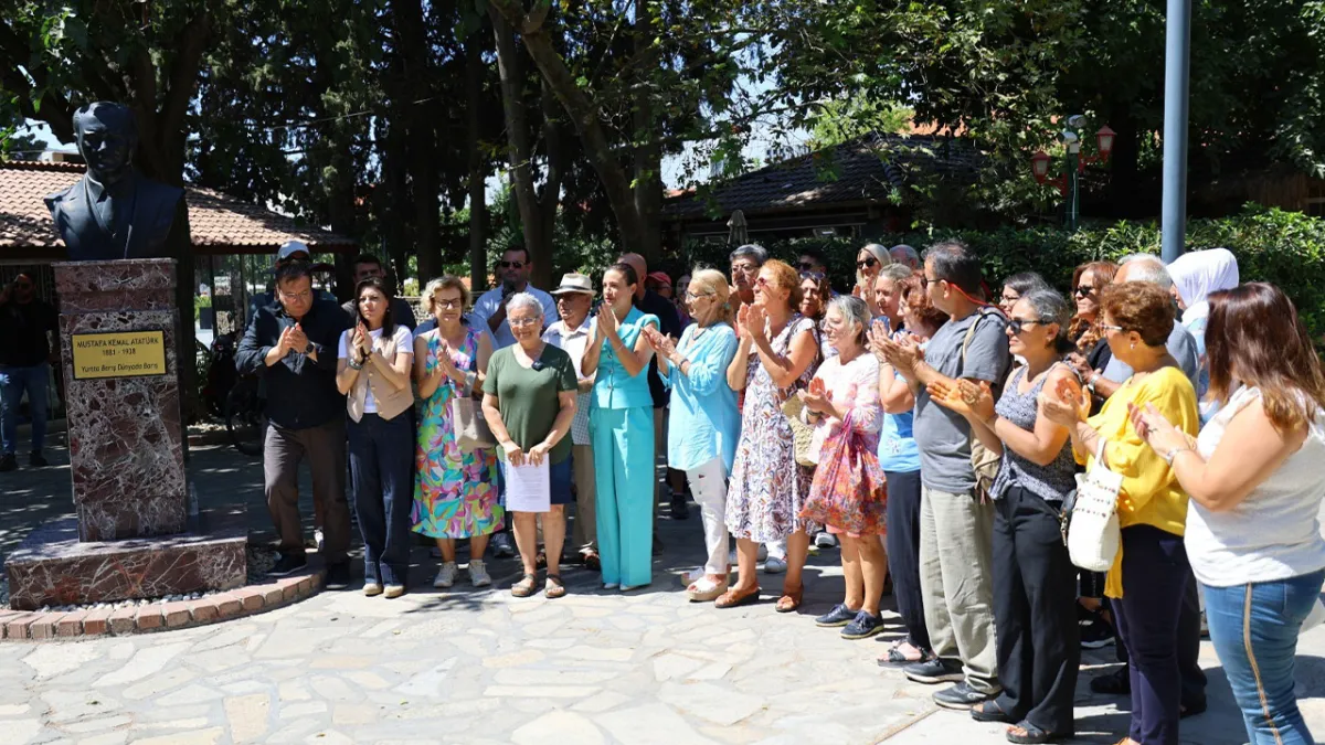 Efes Selçuk&#039;ta Dünya Barış Günü mesajı: Kadınlar barış için ses verdi haberinin görseli