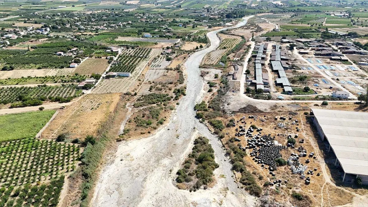 Gediz Nehri kuraklık nedeniyle kuruma tehlikesiyle karşı karşıya haberinin görseli