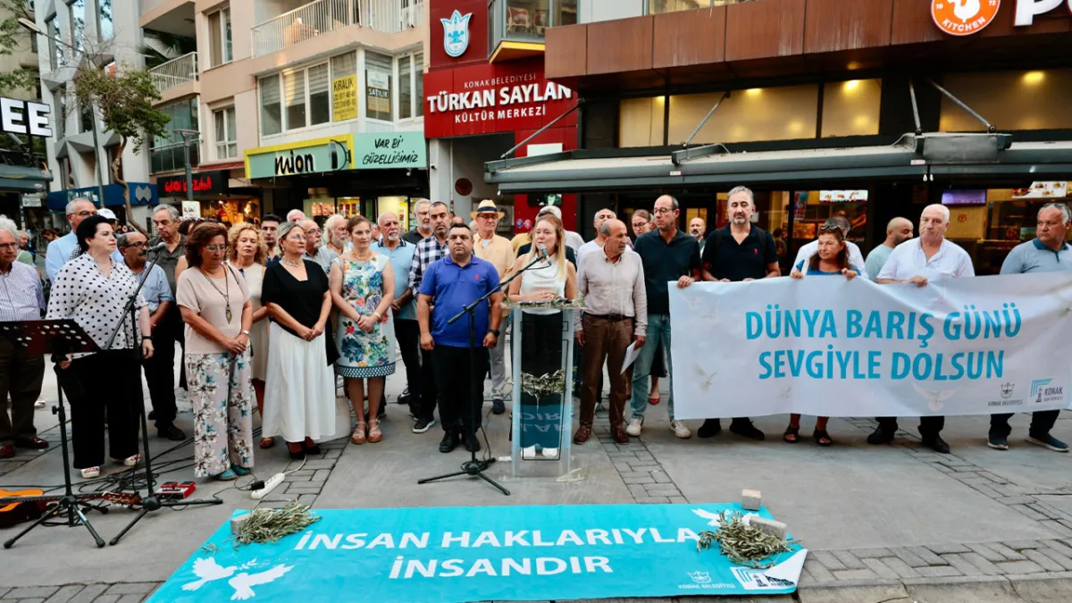 Konak&#039;ta Dünya Barış Günü’nde demokrasi ve adalet vurgusu haberinin görseli