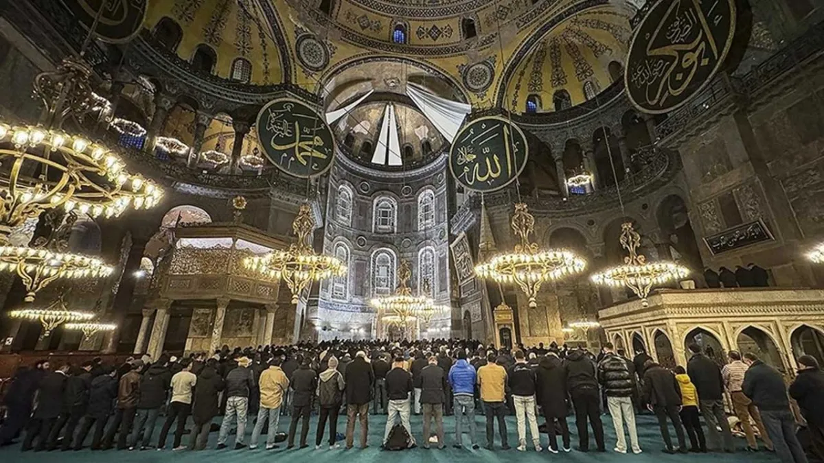 Mevlid Kandili yarın idrak edilecek! haberinin görseli