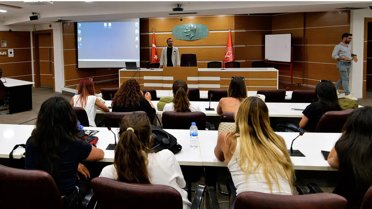 Peyzaj Mimarlığı öğrencileri Bornova’da uzmanlarla buluştu haberinin görseli