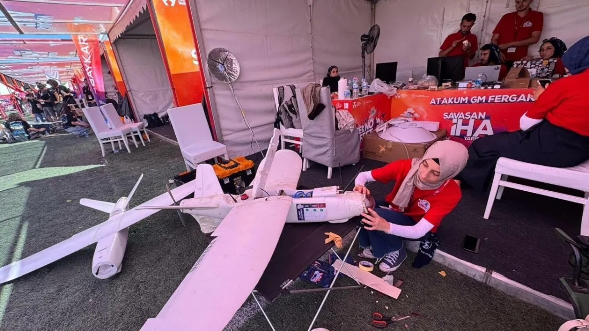 TEKNOFEST 2025’te nefes kesen anlar: Gökçeada semaları ‘savaşan İHA’larla sallandı! haberinin görseli