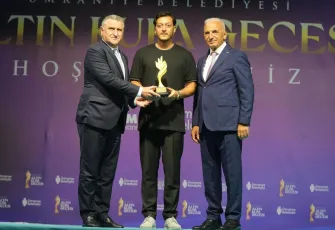 Ümraniye’de görkemli “Altın Kupa Gecesi”: Mesut Özil’e ‘Yılın Spor İnsanı’ ödülü